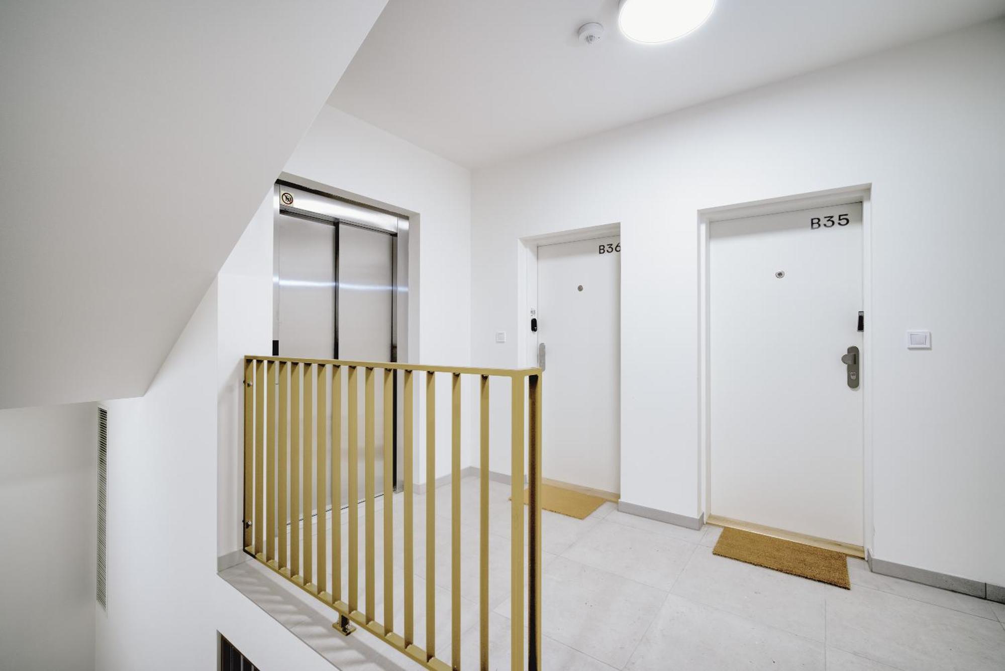 City Relax Apartments With Free Parking, 10 Mins Walk To City Centre Brünn Exterior foto