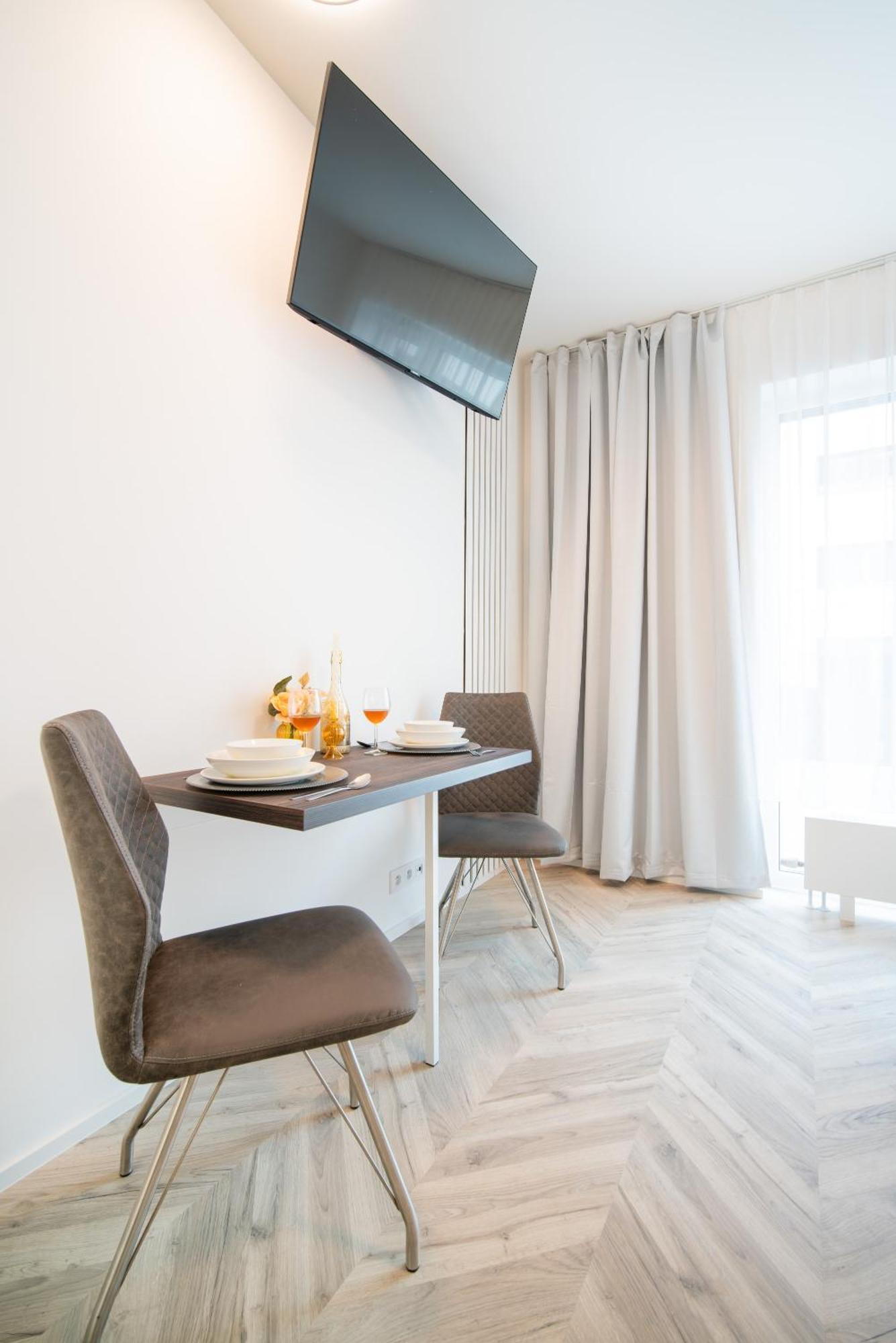 City Relax Apartments With Free Parking, 10 Mins Walk To City Centre Brünn Exterior foto